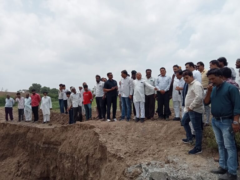 पहली बारिश में बहा दो करोड़ का स्टॉप डैम? कांग्रेस ने लगाए भ्रष्टाचार के आरोप, मंत्री तुलसीराम सिलावट से मांगा इस्तीफा