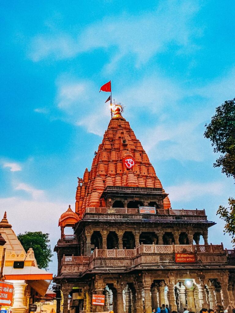 वैष्णो देवी में नकली चांदी का खुलासा, महाकाल मंदिर ने बढ़ाई सुरक्षा