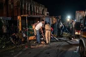 भिंड में भीषण सड़क हादसा: गायों को बचाने के चक्कर में पिकअप डंपर से भिड़ी, 8 मजदूरों की मौत, 32 घायल