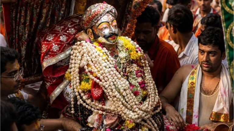 उज्जैन में गूंजा ‘जय महाकाल’, चंद्रमौलेश्वर रूप में नगर भ्रमण पर निकले बाबा; 3 लाख से ज्यादा श्रद्धालुओं ने किए दर्शन