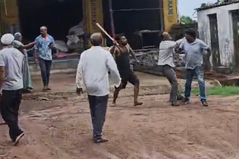 खाद-बीज दुकान की जांच करने पहुंची कृषि विभाग की टीम पर हमला, कराहल में मचा हंगामा; अधिकारी पहुंचे थाने