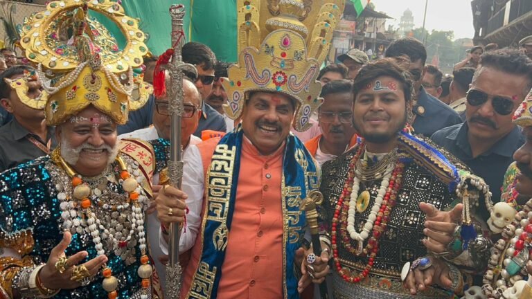 Mahakal Sawari: भादौ की पहली सवारी में बाबा महाकाल का नगर भ्रमण, रामघाट पर पहली बार रोबोट ने किया डांस