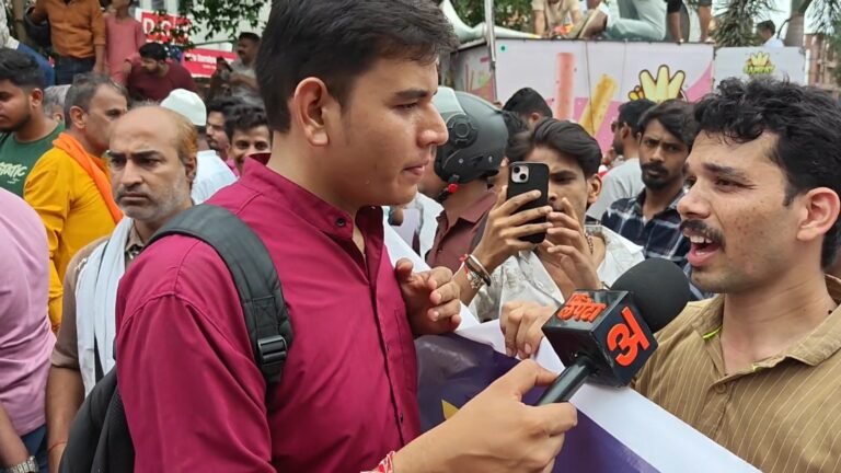 भोपाल में सीलिंग के खिलाफ व्यापारियों का हल्लाबोल, थाली-घंटी लेकर CM हाउस की ओर निकलीं महिलाएं; पुलिस ने रोका