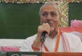 वंदे मातरम् पर कानून समझा रहे थे मंत्री, पत्रकार ने पूछा- ‘मंत्री जी, आपको खुद आता है?’