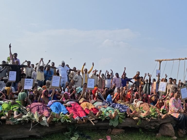 पन्ना में फिर ‘चिता आंदोलन’, बढ़ते पानी के बीच विस्थापितों का प्रदर्शन; मुआवजे और पुनर्वास पर आमने-सामने दावे